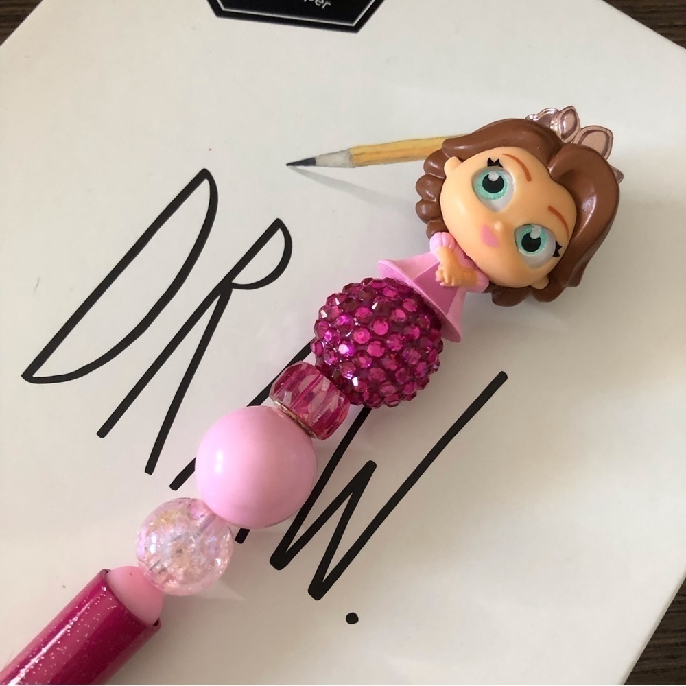 Disney Doorables: Tangled: Repunzel with short hair Happy handmade beaded pen